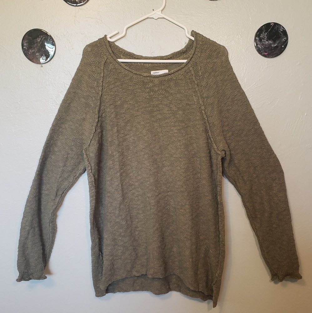 Your Neighbors soft olive green pullover/long